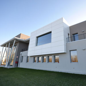 fachada metálica