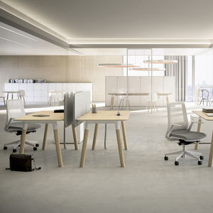 secretária para open space / em carvalho / em faia / contemporânea