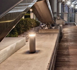 poste balizador de iluminação para espaço público 1