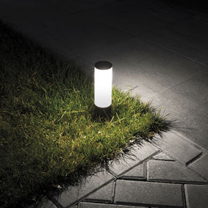 poste balizador de iluminação de jardim