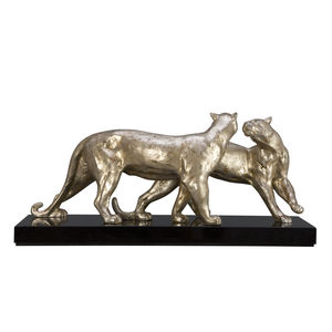 escultura em ferro fundido