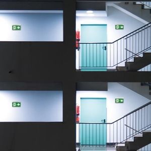 iluminação de emergência de parede 1