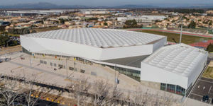 estrutura tensionada com estrutura metálica