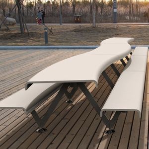 conjunto de mesa e bancos contemporâneo