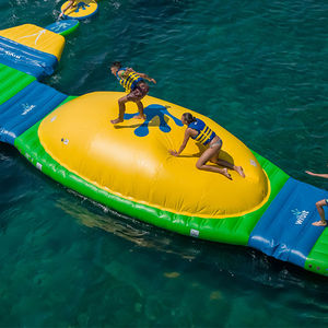 jogo inflável para piscina pública