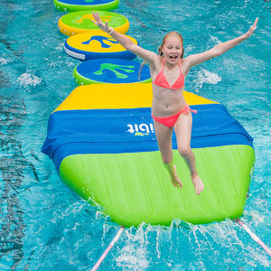 jogo inflável para piscina pública
