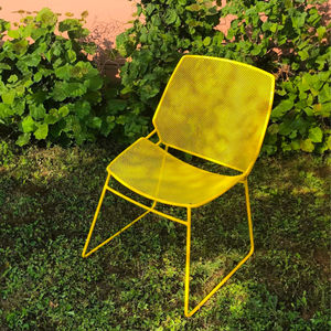 cadeira de jardim contemporânea