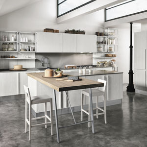 cozinha contemporânea / com folheado de madeira / em L / em U