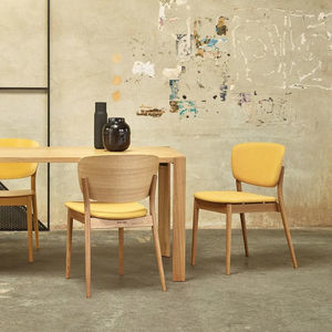 cadeira de sala de jantar contemporânea