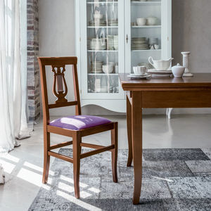 cadeira de sala de jantar clássica