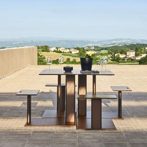 conjunto de mesa e bancos contemporâneo 1