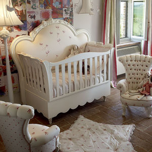 cama de bebê de estilo
