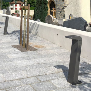 poste balizador de iluminação para espaços públicos 1