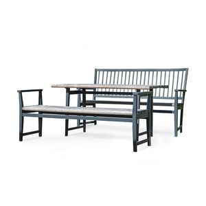 conjunto de mesa e bancos clássico