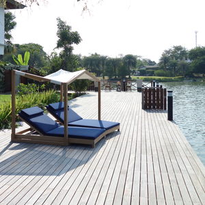 cama de jardim com dossel