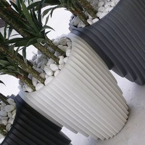 vaso de jardim em material plástico 1