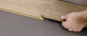 piso laminado em tábuas largas em HDF