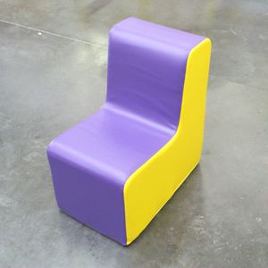 poltrona baixa contemporânea / em espuma / infantil (unissexo)
