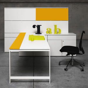 mesa secretária contemporânea