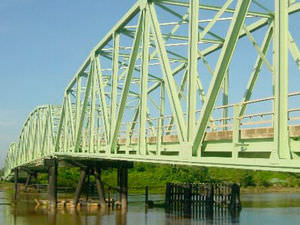 ponte em alumínio