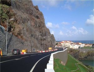 tela contra queda de pedras