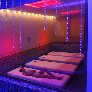 cama de massagem com jatos de água da linha comercial