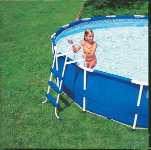 escada de piscina