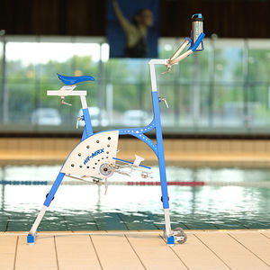 bicicleta aquática com rodízios 1