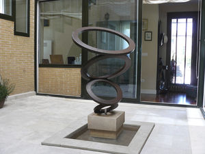escultura em aço Corten