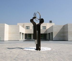 escultura em aço Corten