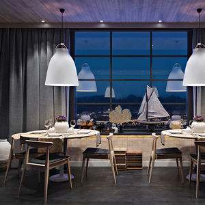 cadeira contemporânea / empilhável / em madeira / da linha comercial