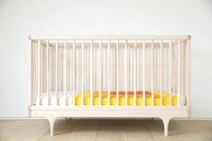 cama de bebê contemporânea 1