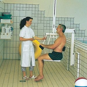 plataforma elevadora para piscina pública