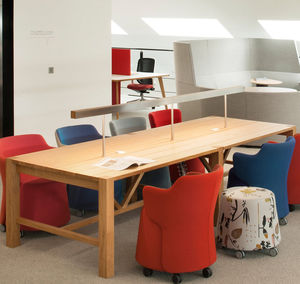 mesa de conferências contemporânea 1