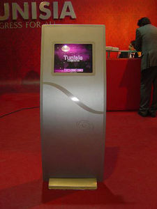 totem interativo para ambiente interno