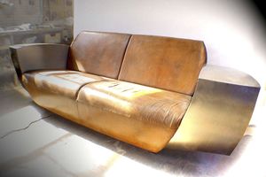 sofá de design original / para ambiente externo / em couro / em aço inoxidável