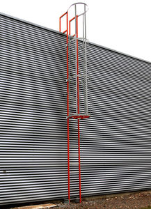 escada com proteção industrial