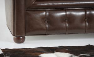 divã Chesterfield / em couro