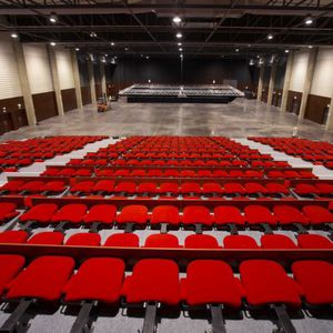 poltrona de auditório contemporânea 1
