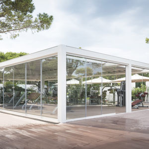 pérgola apoiada em parede