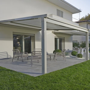 pérgola apoiada em parede