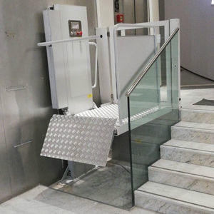 plataforma elevadora para pessoas com mobilidade reduzida