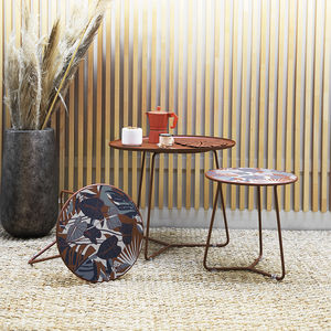 mesa lateral contemporânea