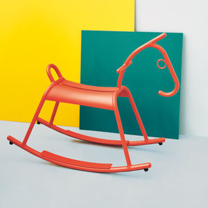 cavalo de balanço em alumínio
