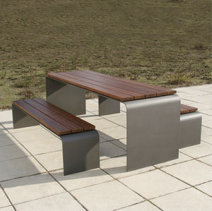 conjunto de mesa e bancos contemporâneo