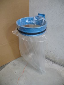 suporte de saco de lixo público