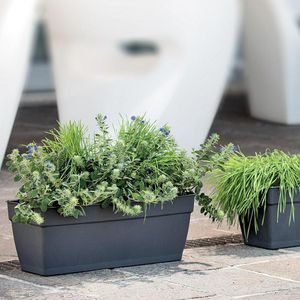 vaso de jardim em material plástico