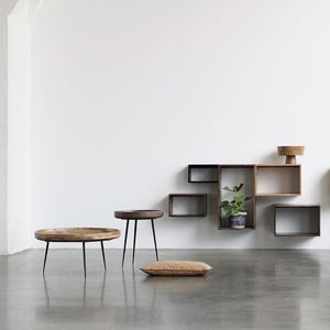 mesa lateral de design escandinavo