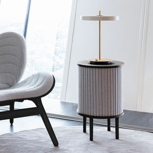 mesa lateral contemporânea