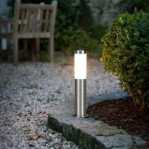 poste balizador de iluminação de jardim